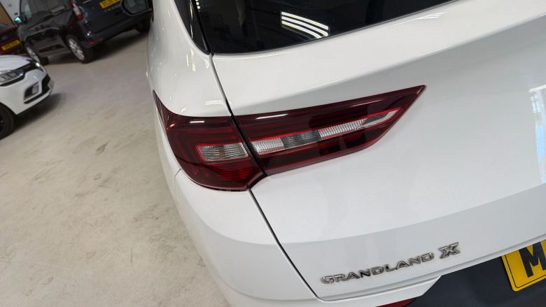 Vauxhall Grandland X 1.2 Turbo SRi Nav 5dr Petrol Hatchback